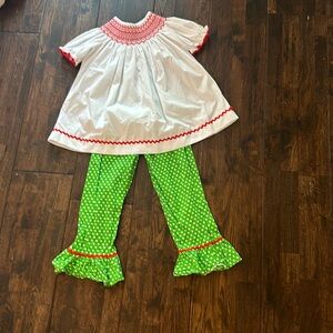 Smocked auctions  Christmas set. Comes with pants and top. Girls size 6